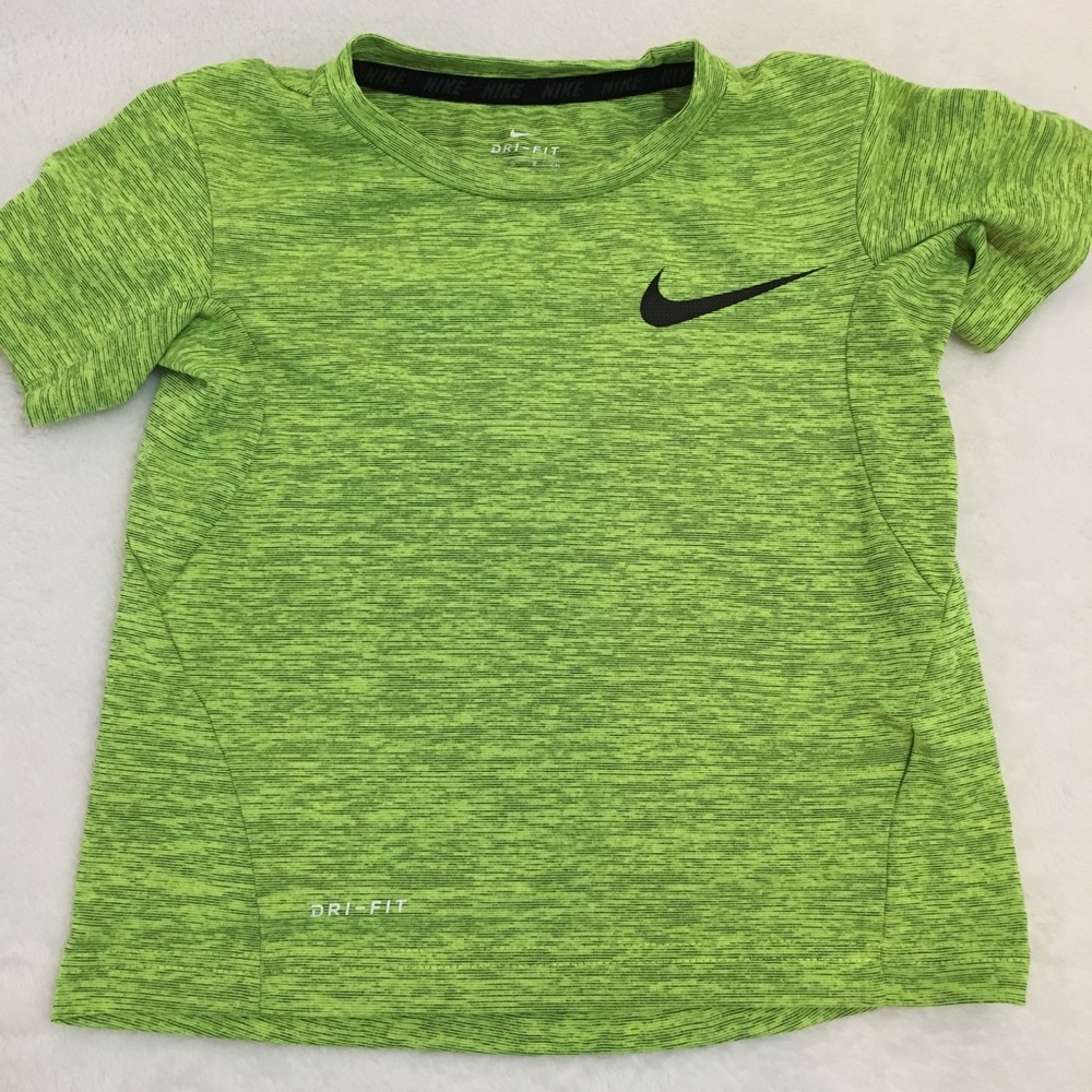 Boys Nike dri fit t-shirt 5T